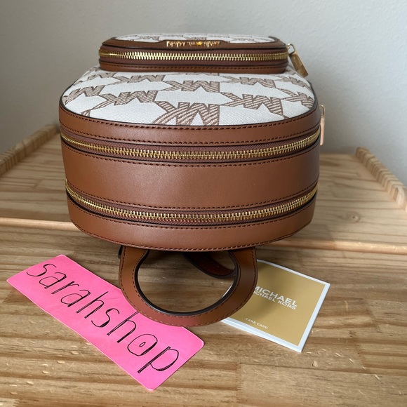 🌼Michael Kors backpack - Picture 5 of 15